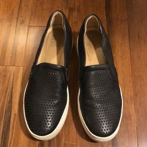 Naturalizer Size 9 Black Slip On Sneakers